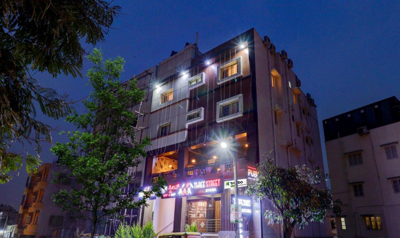 Treebo Three Street Inn Bangalore Extérieur photo